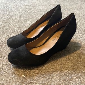 Black Wedges